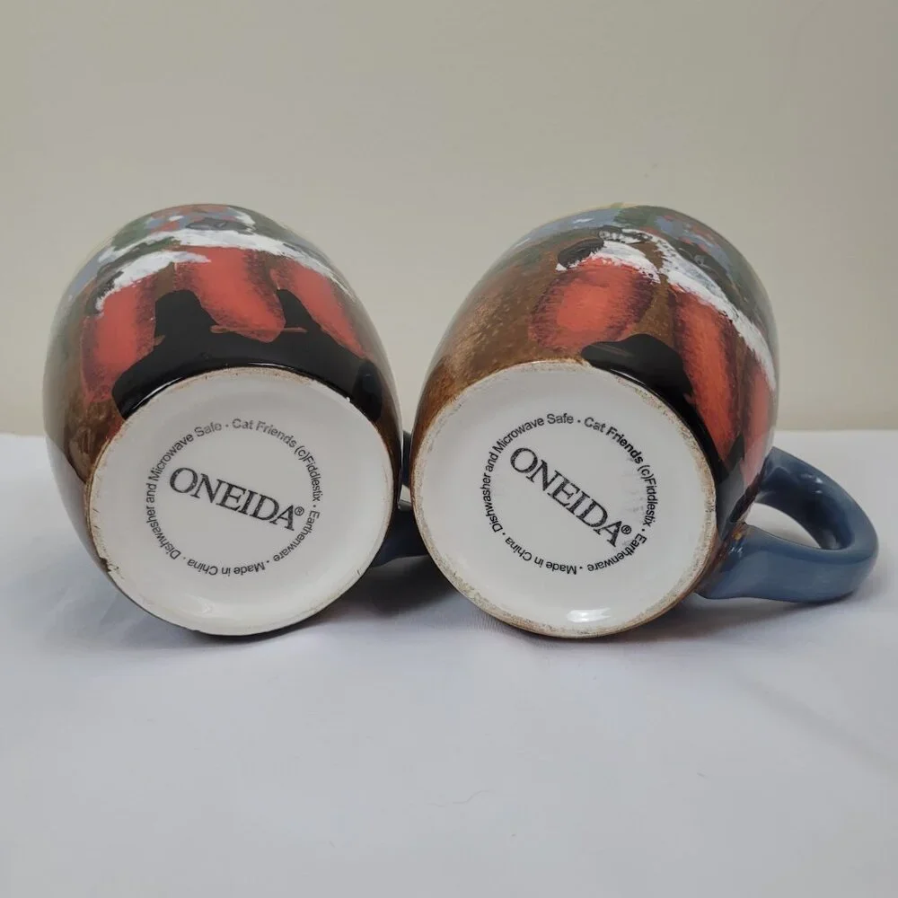 Two Oneida Cat Friends Mugs 20oz, Earthenware Christmas kitten cups Hand Painted